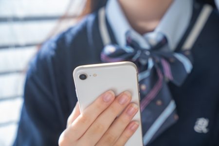 修学旅行とスマホの両立術｜バレない隠し方＆対策とは？