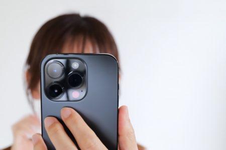 インカメでブサイクに写るのはなぜ？原因を理解して対策しよう！