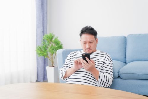 ネットでのタメ口はなぜ多い？オンライン上の心理＆礼儀の基準に迫る！